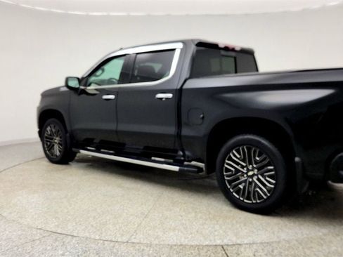 Used 2020 Chevrolet Silverado 1500 High Country w/ Technology Package image 7