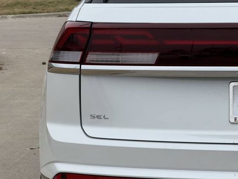 New 2026 Volkswagen Atlas Cross Sport SEL Premium R-Line AWD/4WD image 5