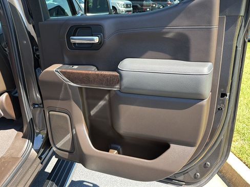 Used 2019 GMC Sierra 1500 Denali w/ Technology Package AWD/4WD image 16