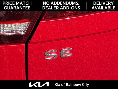 Used 2023 Volkswagen Tiguan SE w/ Panoramic Sunroof Package image 8