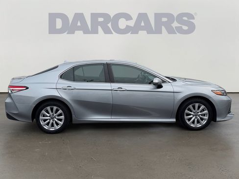 Used 2019 Toyota Camry LE FWD image 8