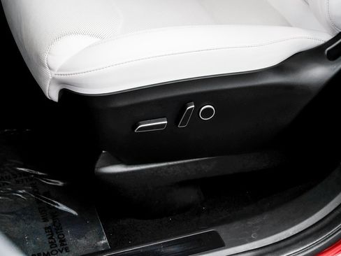 Used 2023 Tesla Model X image 40