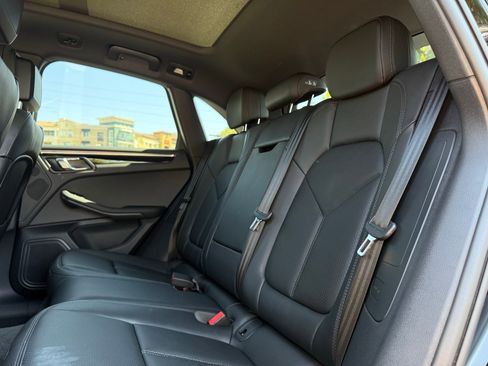 Used 2026 Porsche Macan AWD/4WD image 28