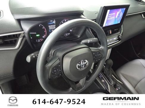 Used 2023 Toyota Corolla Cross AWD Hybrid image 16