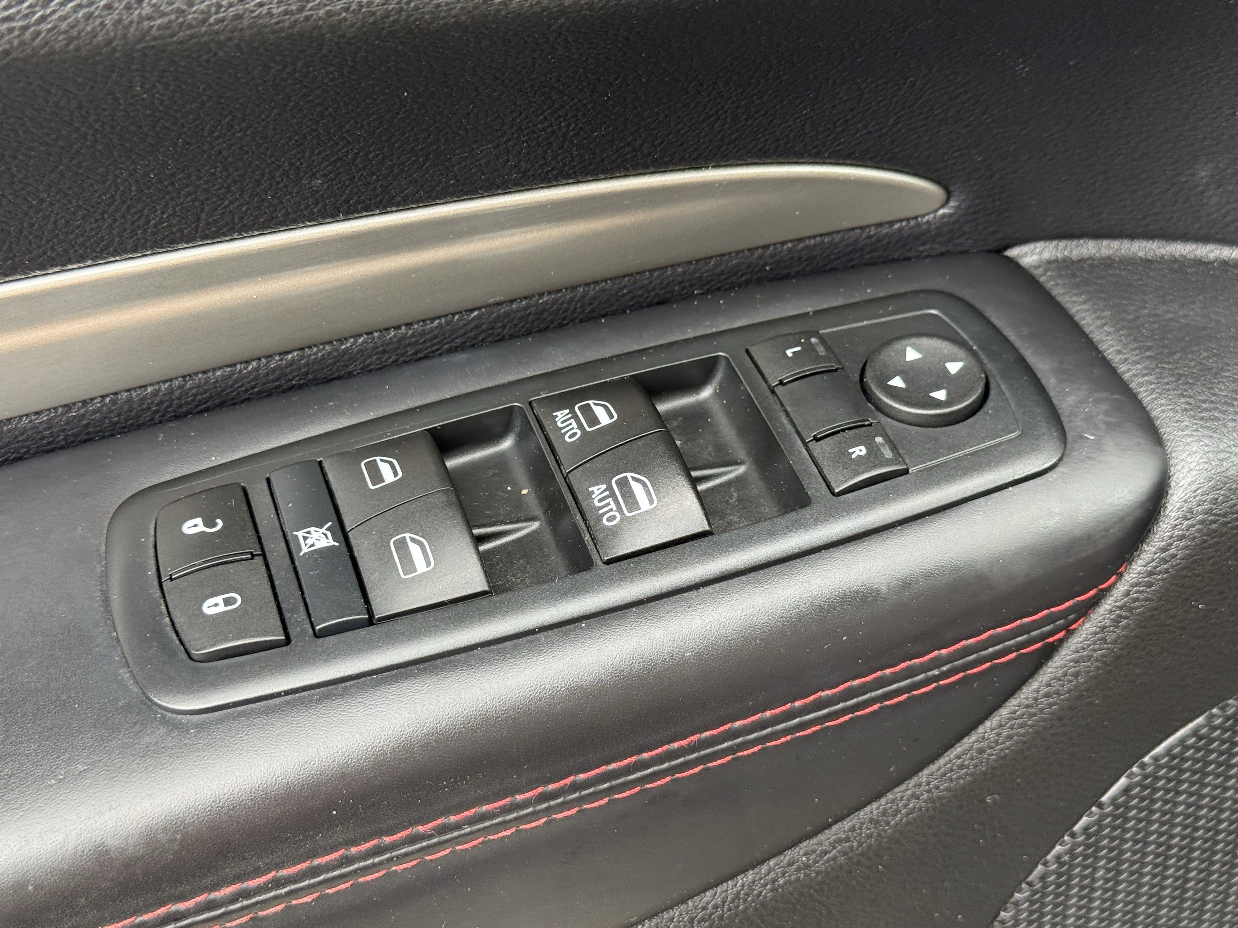Used 2017 Dodge Durango R/T w/ Technology Group AWD/4WD image 27