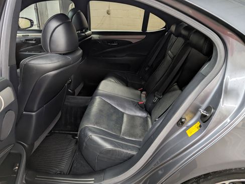 Used 2015 Lexus LS 460 AWD image 8