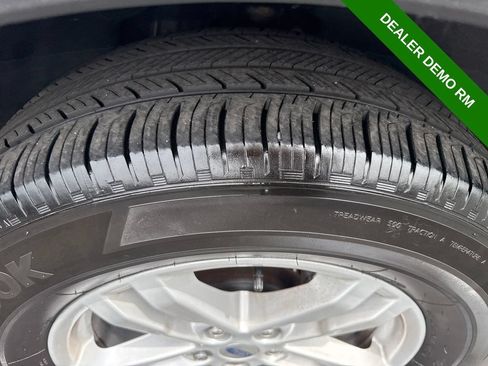 Used 2024 Ford Explorer XLT w/ Equipment Group 202A AWD/4WD image 23