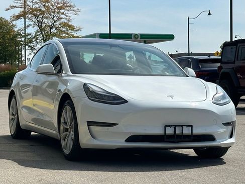 Used 2018 Tesla Model 3 Mid Range image 14