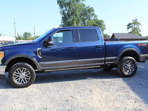 Used 2017 Ford F250 Lariat w/ Lariat Ultimate Package AWD/4WD image 3