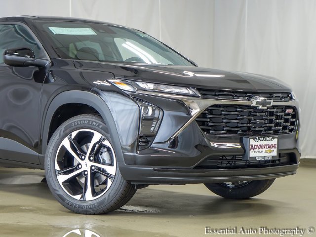 New 2026 Chevrolet Trax RS FWD image 3
