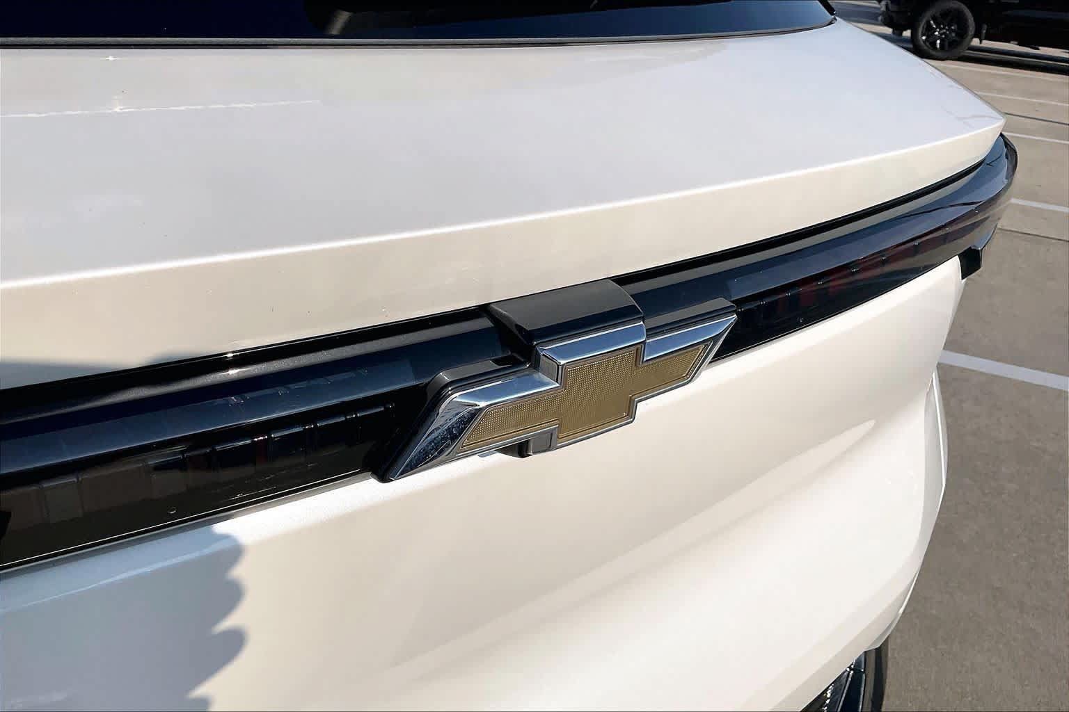Used 2024 Chevrolet Equinox EV LT w/ LPO, All-Weather Mat Package FWD image 29