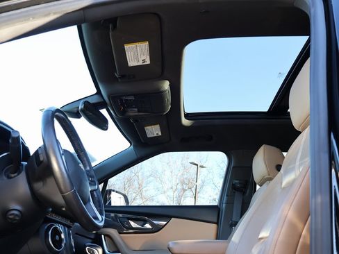 Used 2020 Chevrolet Blazer Premier w/ LPO, Black Grille Bar Package image 33