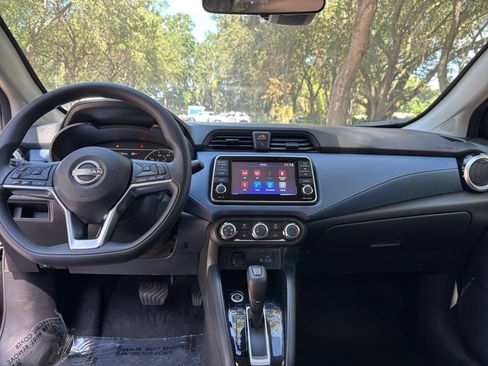 Used 2025 Nissan Versa SV FWD image 27