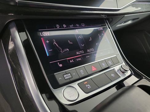 Used 2019 Audi Q8 Premium w/ Convenience Package AWD/4WD image 29