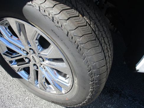 New 2025 Ford F150 Lariat w/ Equipment Group 502A High image 23