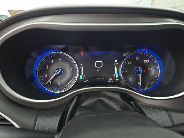 Used 2025 Chrysler Pacifica Select FWD image 26