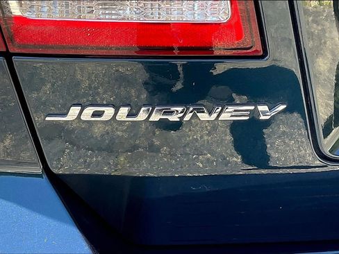 Used 2014 Dodge Journey SXT w/ Flexible Seating Group FWD image 23