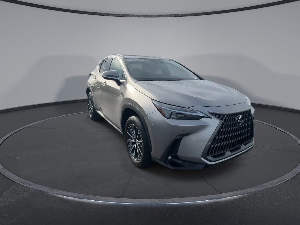Used 2024 Lexus NX 250 FWD image 3