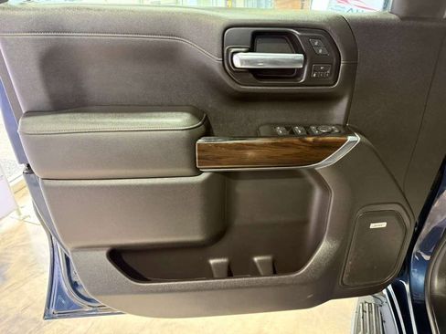 Used 2019 GMC Sierra 1500 SLT w/ SLT Premium Package image 39