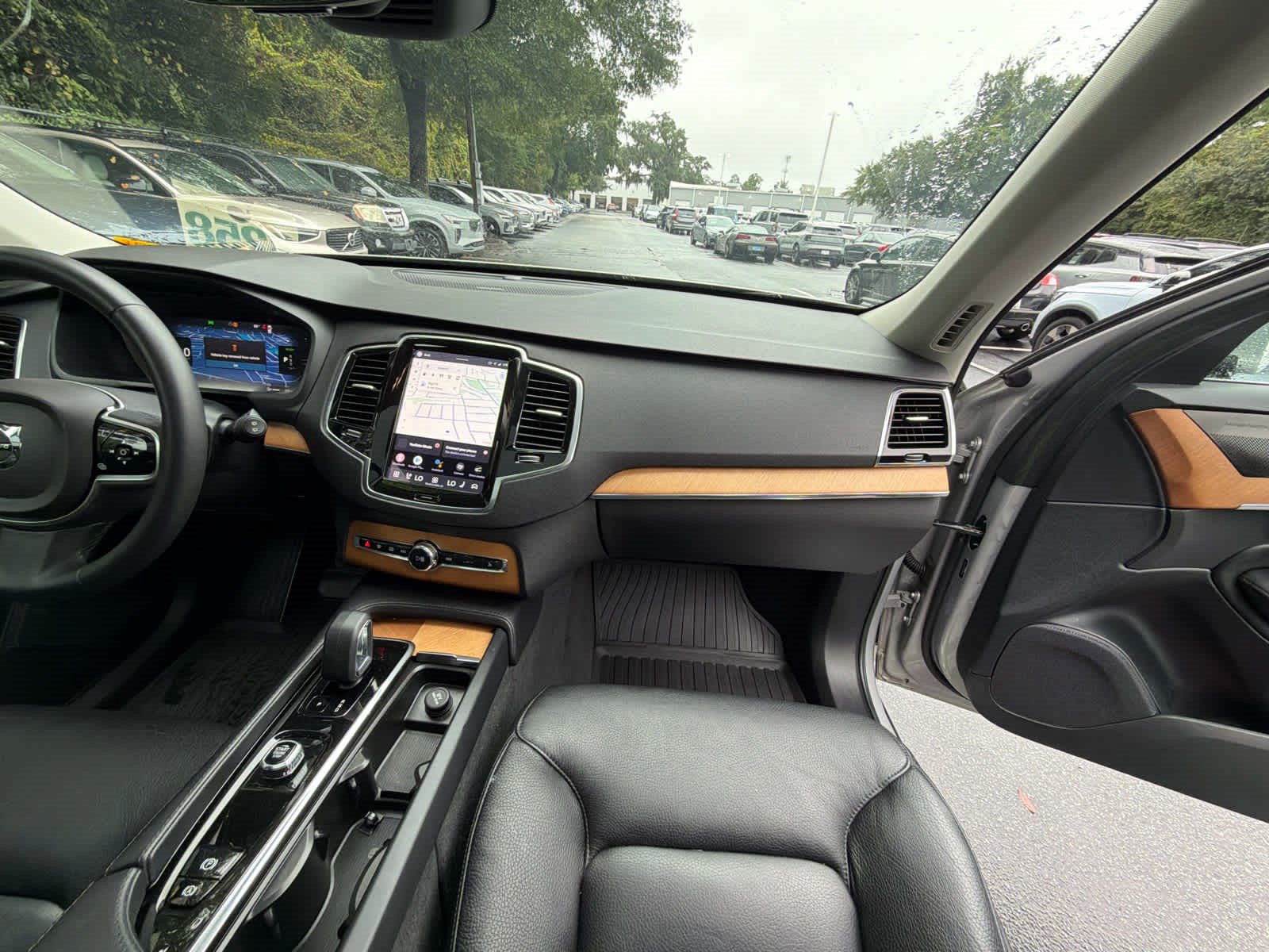 Used 2023 Volvo XC90 T8 Plus AWD/4WD image 21