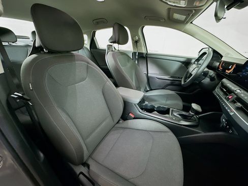 Used 2025 Kia K4 LXS image 29