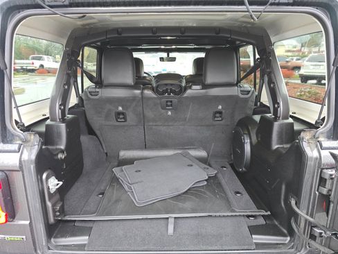 Used 2021 Jeep Wrangler Unlimited Rubicon image 10