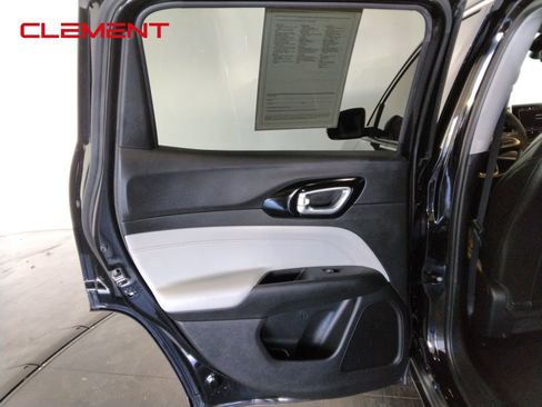 Used 2022 Jeep Compass Limited image 32