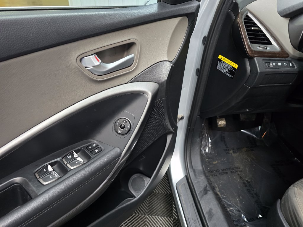 Used 2018 Hyundai Santa Fe Sport FWD image 15