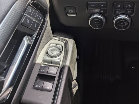 Used 2025 GMC Sierra 1500 AT4 w/ AT4 Premium Package AWD/4WD image 28