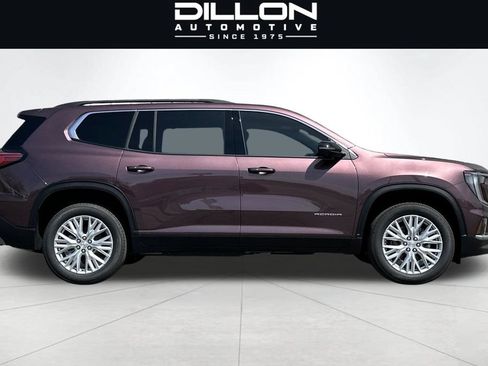 Used 2025 GMC Acadia Elevation w/ Elevation Premium Package FWD image 3
