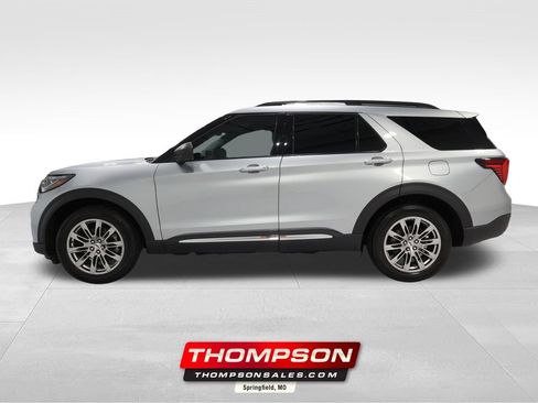 Used 2025 Ford Explorer Active w/ Active Comfort Package AWD/4WD image 1