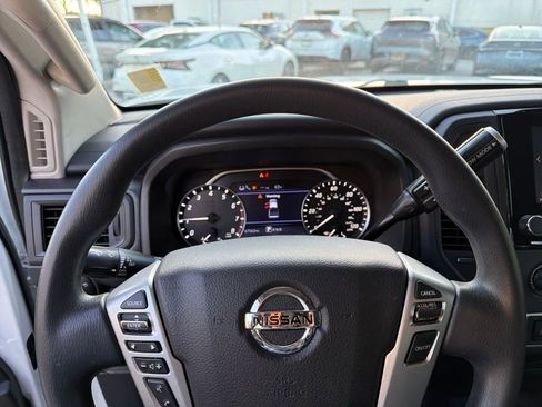 Used 2022 Nissan Titan S image 17