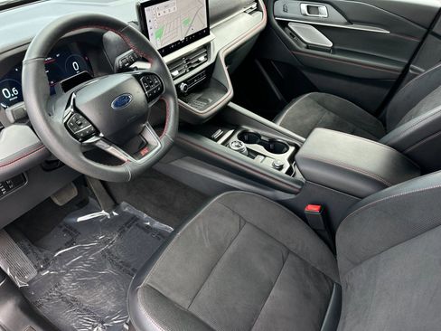 Used 2025 Ford Explorer ST image 9
