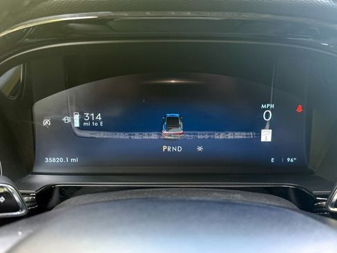 Used 2023 Lincoln Corsair AWD w/ Equipment Group 101A image 38