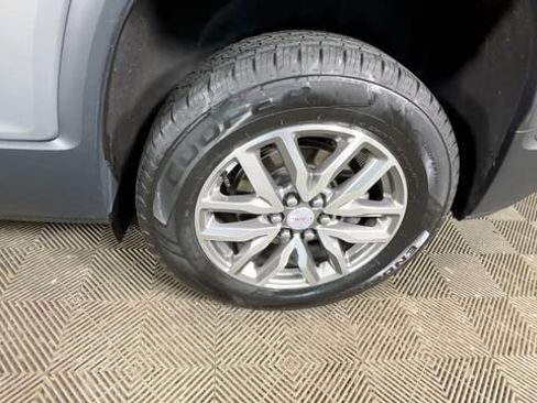Used 2019 GMC Acadia SLE w/ Driver Alert Package I FWD image 17