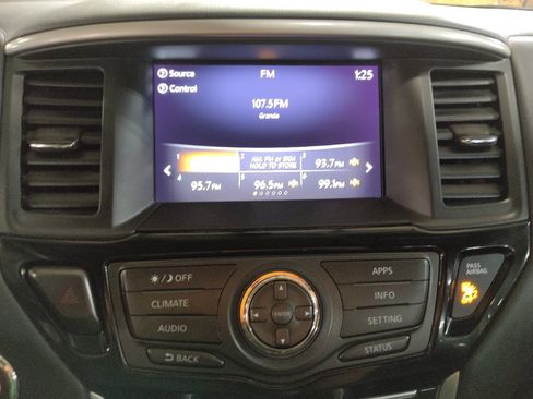 Used 2020 Nissan Pathfinder SV FWD image 25
