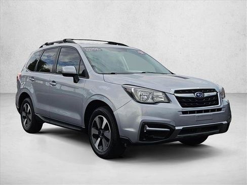 Used 2017 Subaru Forester 2.5i Premium w/ Popular Package #2A AWD/4WD image 3