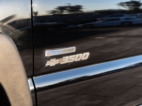 Used 2006 Chevrolet Silverado 3500 LT w/ Heavy-Duty Power Package image 28