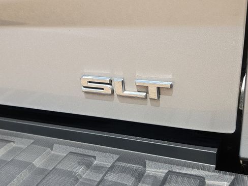 Used 2018 GMC Sierra 1500 SLT w/ Enhanced Driver Alert Package RWD image 9