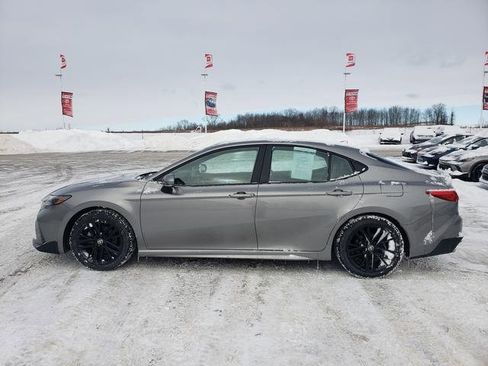 Used 2025 Toyota Camry SE image 8