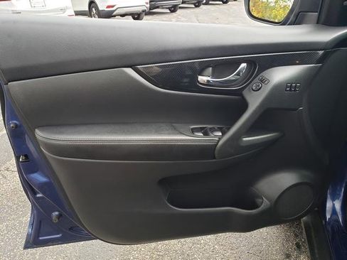 Used 2019 Nissan Rogue SL image 11