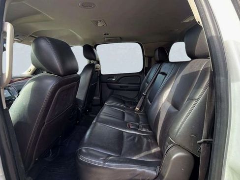 Used 2013 Chevrolet Suburban LTZ image 16