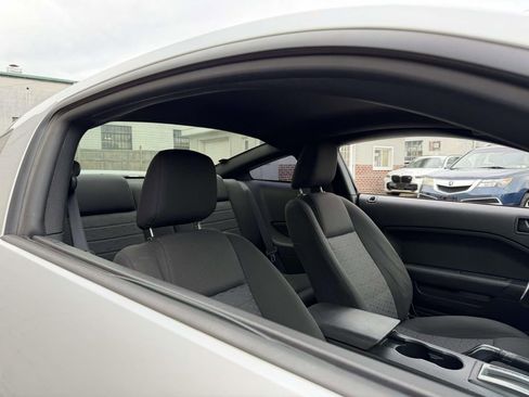 Used 2006 Ford Mustang GT Premium RWD image 11