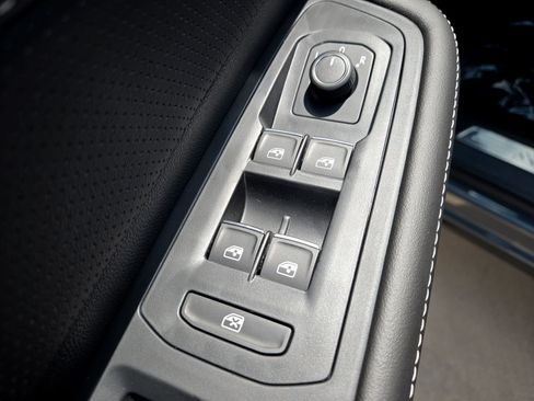 New 2026 Volkswagen Atlas Cross Sport SE FWD image 20
