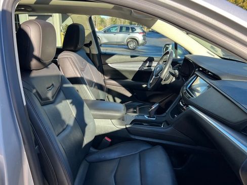 Used 2018 Cadillac XT5 Luxury w/ Driver Awareness Package image 23