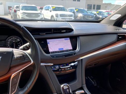 Used 2024 Cadillac XT5 Premium Luxury AWD/4WD image 5