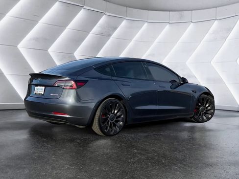 Used 2022 Tesla Model 3 Performance image 8