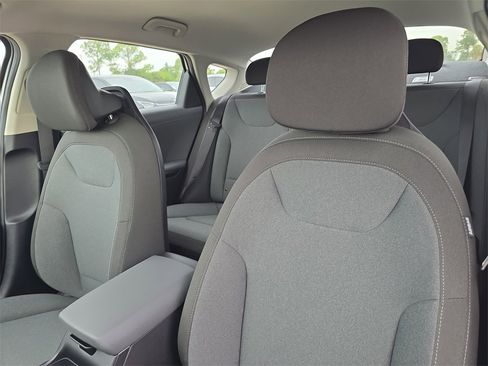 New 2025 Kia K4 LXS image 23