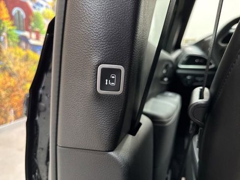 New 2026 Chrysler Pacifica Select w/ S Appearance Package image 38
