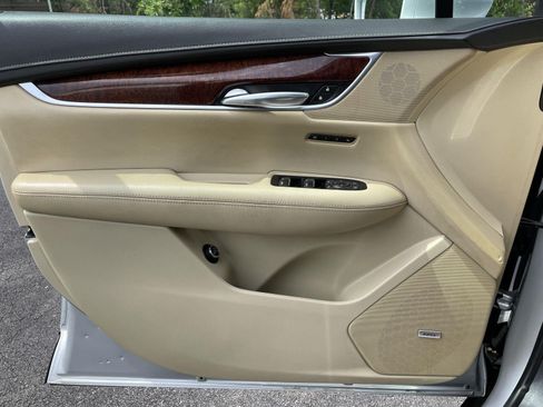 Used 2018 Cadillac XT5 Premium Luxury FWD image 35